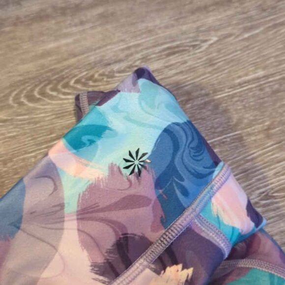 Athleta girl size 12 high rise printed chit chat Capri leggings - Picture 4 of 5